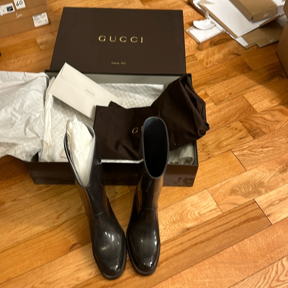 Gucci rain boots size 36